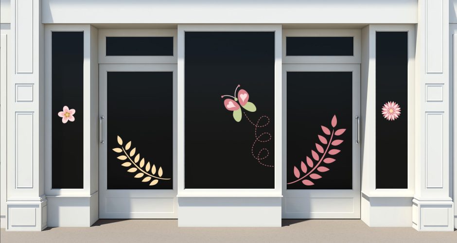 Ανοιξιάτικη βιτρίνα - Ανοιξιάτικη/Καλοκαιρινή σύνθεση με πεταλούδα, λουλούδια και φύλλα
