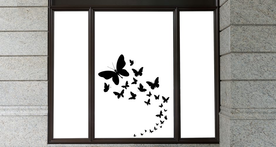 Ανοιξιάτικη βιτρίνα - Ανοιξιάτικη/Καλοκαιρινή βιτρίνα με μονόχρωμες πεταλούδες