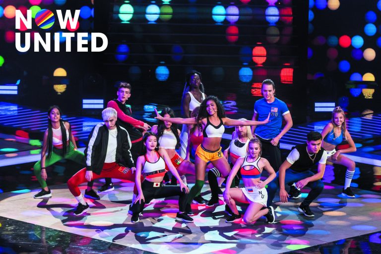 Diverse - Now United – Χορός στη Σκηνή με Πολύχρωμα Φώτα — εικόνα 1 από 6