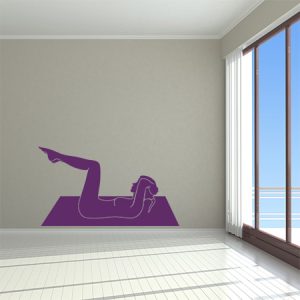 Yoga - Pilates - Κοπέλα γυμνάζεται σε στρώμα — εικόνα 1 από 6
